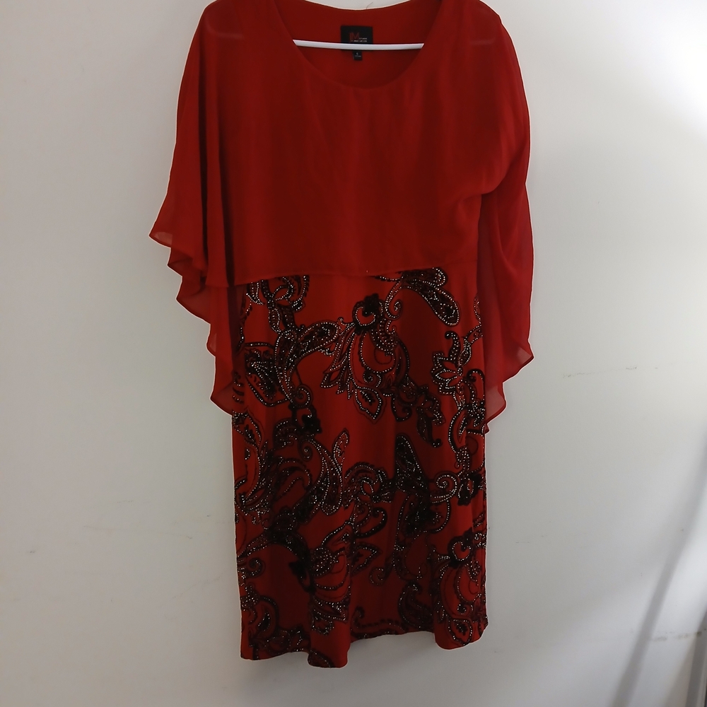 Chic Red Midi Dress with Black Detailing